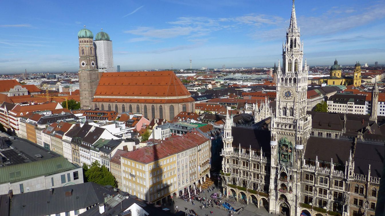Luftbild von München mit Frauenkirche
